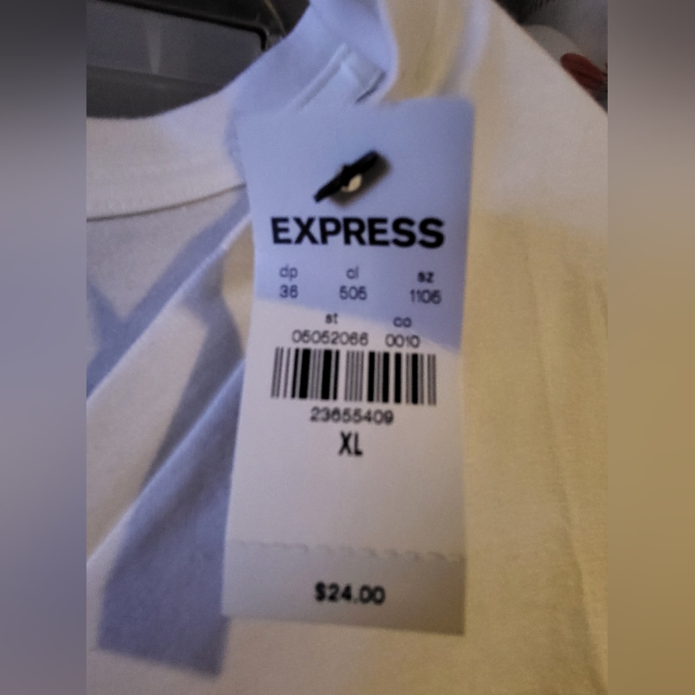 Express V Neck - Picture 3 of 3